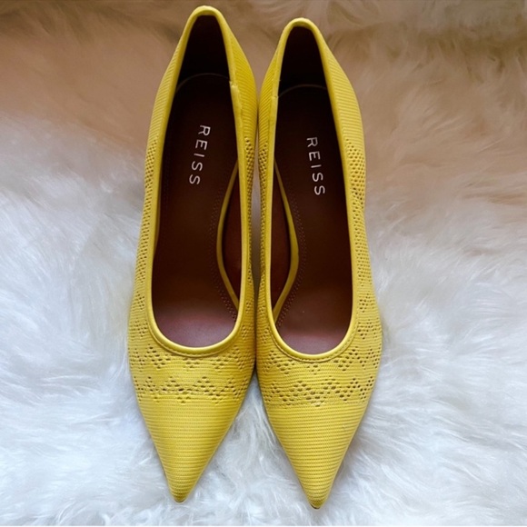 New! REISS “Zena” Mesh Leather Court Shoes Pumps in Parakeet Yellow - Picture 4 of 11